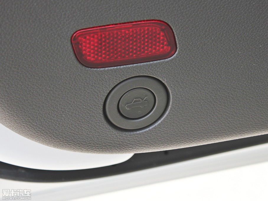 2012��E630 1.8L �ք����m��