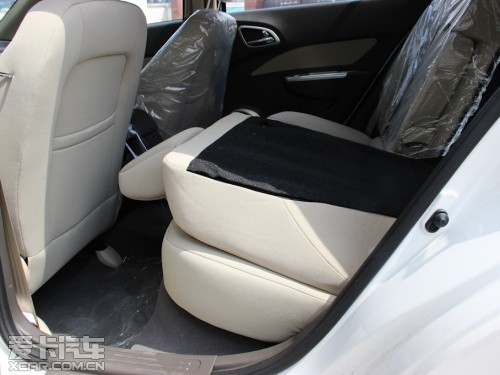 寶駿汽車2012款寶駿630