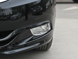 2012款1.5L DVVT 自动精英版 前雾灯