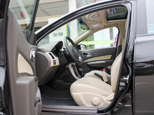 2012款1.5L DVVT 自动精英版 前排空间