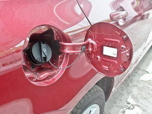 2012款1.5L DVVT 手动舒适版 油箱盖