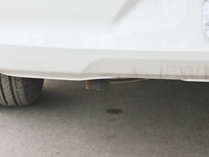 2012款1.8L 手动舒适版 排气管