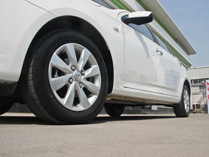 2012款1.8L 自动舒适版 细节外观