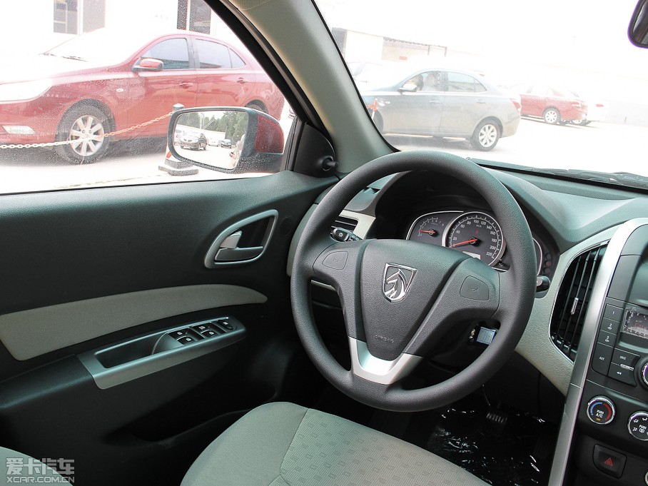 2013款宝骏630 1.5L DVVT 手动标准版