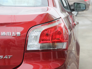 2013款1.5L DVVT 自动精英版 尾灯