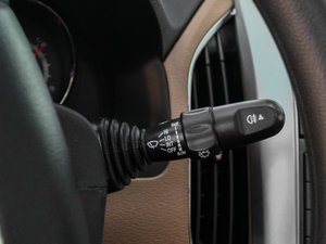 2013款1.5L DVVT 手动精英版 中控区