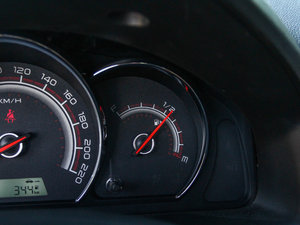 2013款1.5L DVVT 手动精英版 中控区