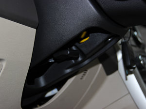 2014款1.5L 自动豪华版 空间座椅