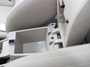 2014款1.5L 自动豪华版 空间座椅