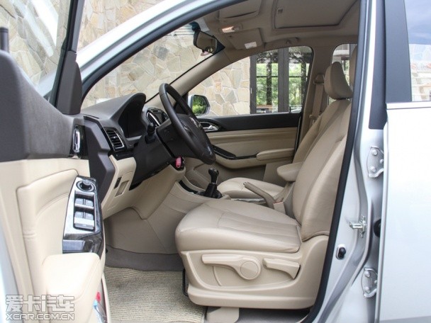 寶駿汽車2014款寶駿730