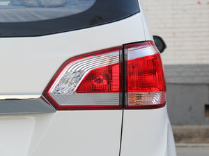 2014款1.5L 手动豪华导航版 ESP 尾灯