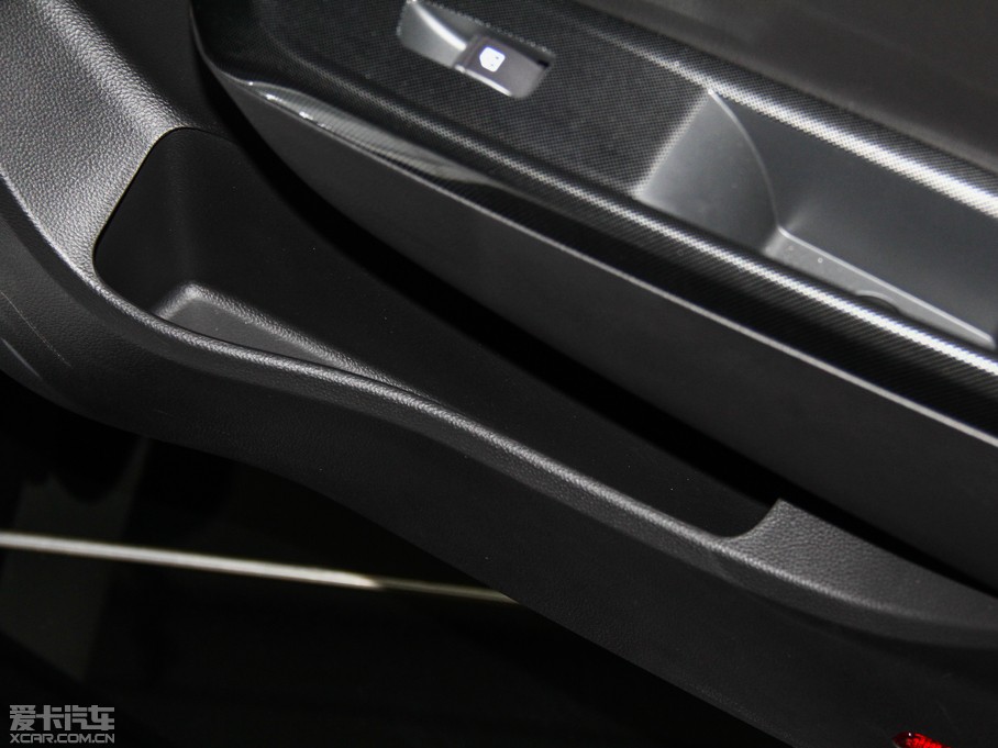 2014E610 CROSS 1.5L Ԅ(dng)A