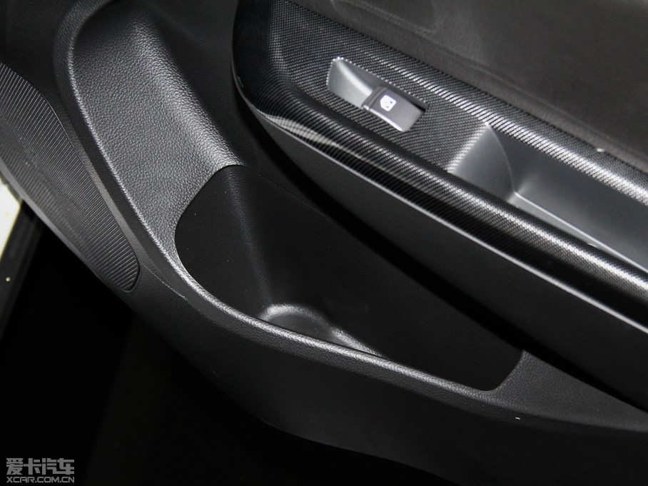 2014E610 CROSS 1.5L Ԅ(dng)A