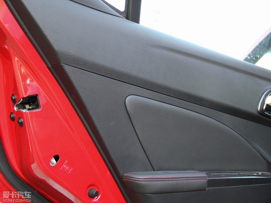 2014E610 CROSS 1.5L Ԅ(dng)A