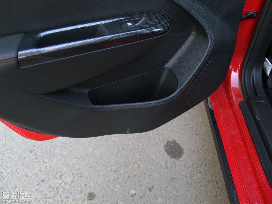 2014E610 CROSS 1.5L Ԅ(dng)A