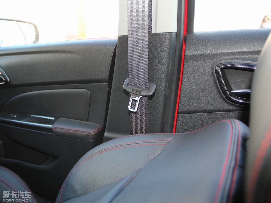 2014E610 CROSS 1.5L Ԅ(dng)A