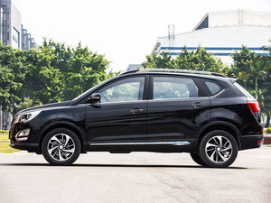 2015款1.8L 手动精英型 整体外观