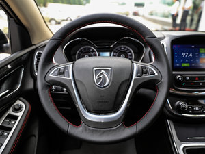 2015款1.8L 手动精英型 方向盘