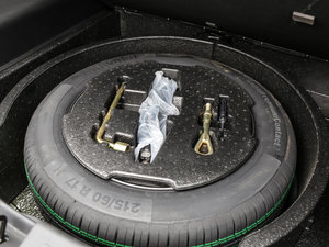 2015款1.8L 手动精英型 备胎