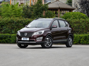 2015款1.8L 手动豪华型 左前45度