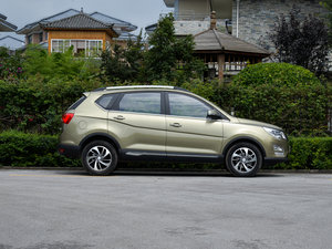 2015款1.8L 手动豪华型 整体外观