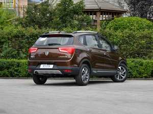 2015款1.8L 手动豪华型 整体外观