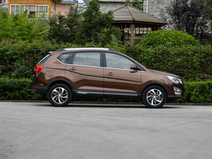 2015款1.8L 手动豪华型 整体外观
