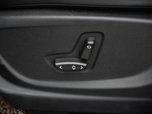 2015款1.8L 手动豪华型 主驾驶座椅调节