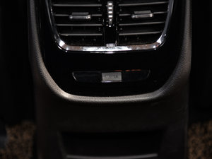 2015款1.8L 手动豪华型 中控区