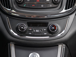 2015款1.8L 手动豪华型 中控区