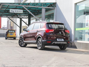 2016款1.8L 手动豪华型 左后45度