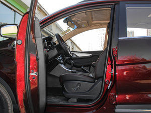 2016款1.8L 手动豪华型 前排空间