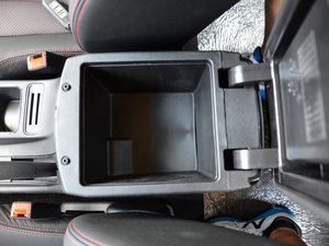2016款1.8L iAMT豪华型 空间座椅
