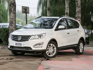 2016款1.5T 手动精英型 左前45度