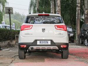 2016款1.5T 手动精英型 正后	