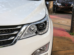 2016款1.5T 手动精英型 大灯