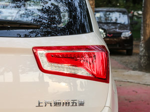 2016款1.5T 手动精英型 尾灯