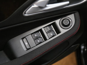 2016款1.5T 手动舒适型 主驾车窗控制区	