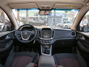 2016款1.5T 手动舒适型 内饰全景
