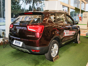 2016款1.5T 手动精英型 左后45度