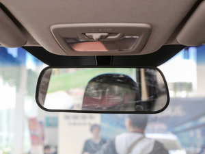 2016款1.5T 手动精英型 车内后视镜