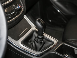 2016款1.5T 手动精英型 换挡杆