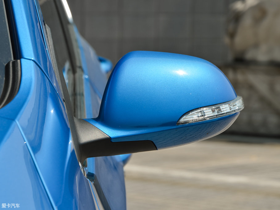 2016��E310 1.2L �քӺ��A��