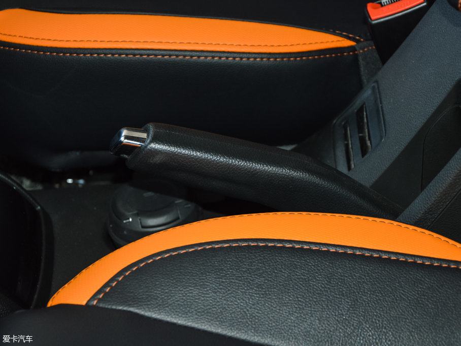 2016��E310 1.2L �քӺ��A��