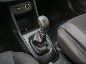 2016款1.2L 手动舒适型 换挡杆