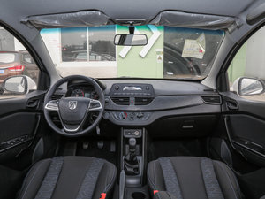 2016款1.2L 手动舒适型 内饰全景