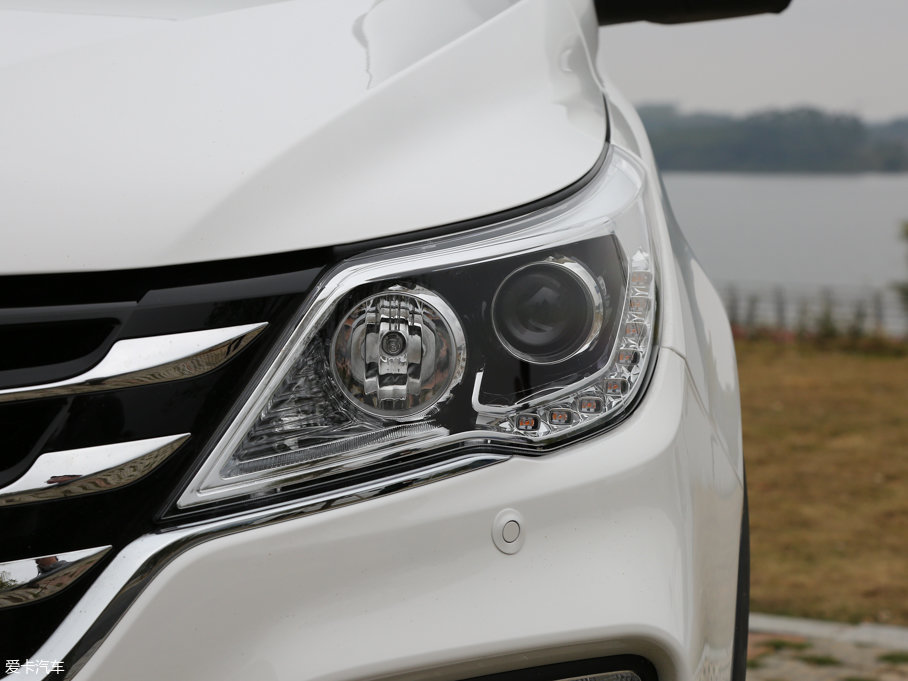 2017E560 ɄӰ 1.8L iAMT