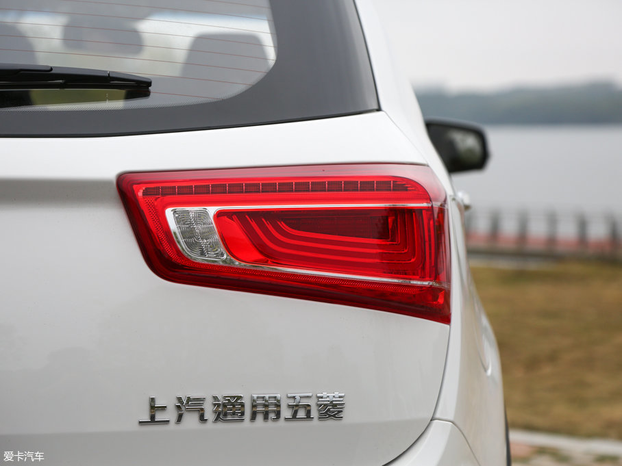 2017E560 ɄӰ 1.8L iAMT