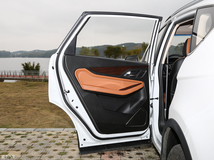 2017E560 Ʉ(dng) 1.8L iAMT