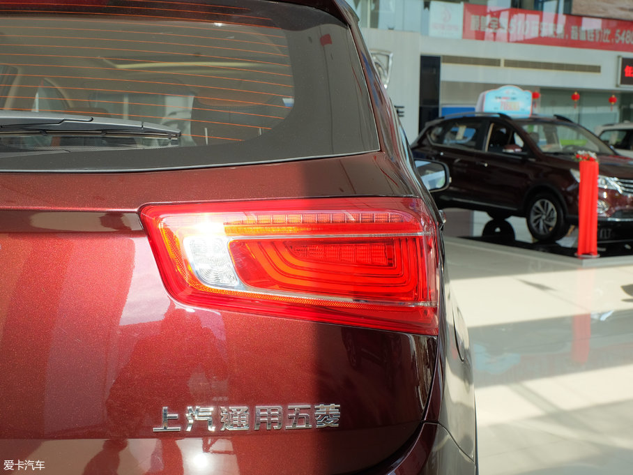 2017��E560 �ɄӰ� 1.5T �ք�������